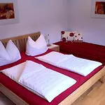 Bachmann Apartment *